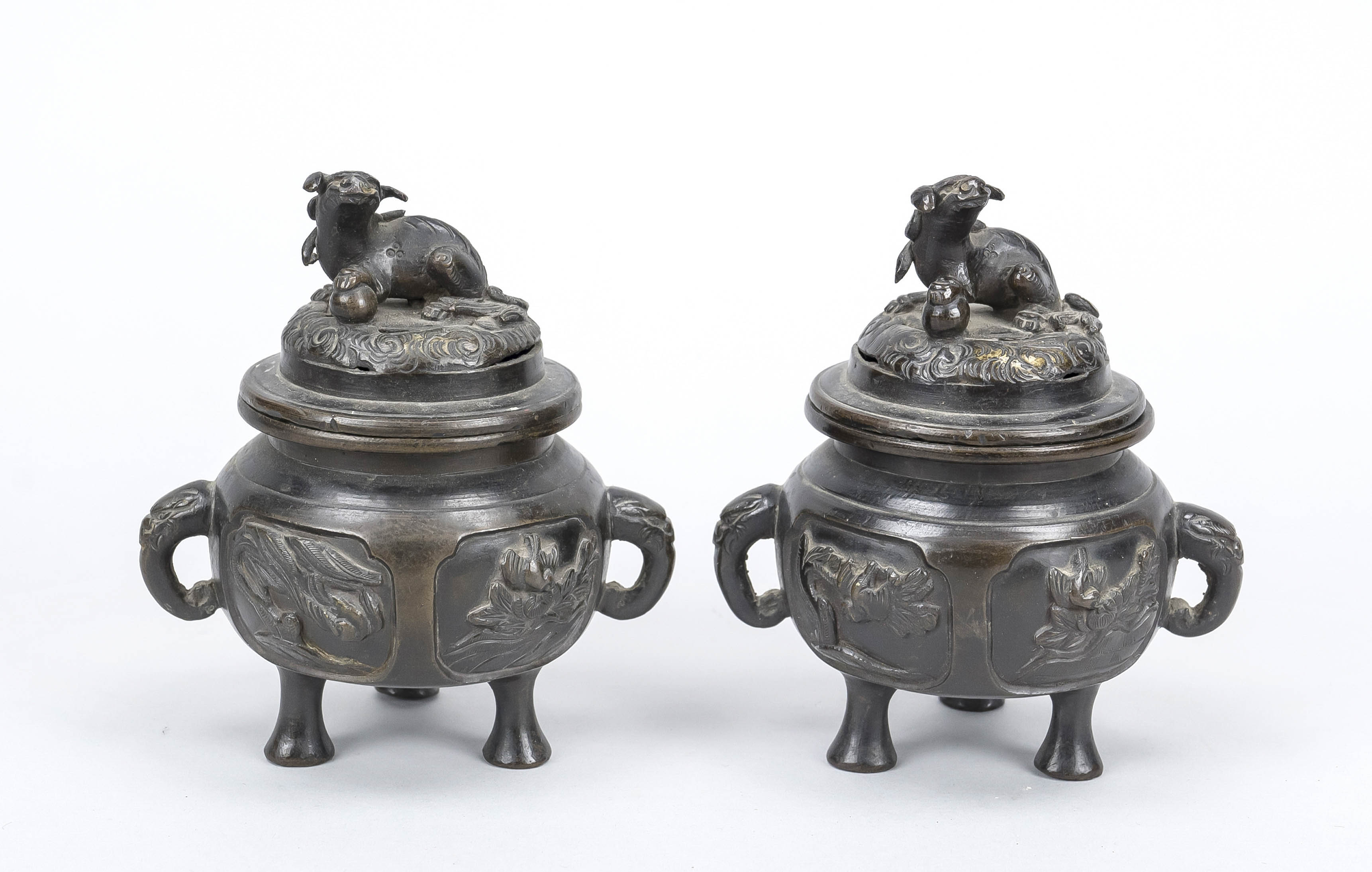 Pair of Koro/Censer, Japan 19th/20th century, bronze. Bellied body with relief decoration (