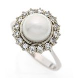 Akoya diamond ring WG 750/000 with a white Akoya pearl 8 mm and 16 octagonal diamonds, total 0.56 ct