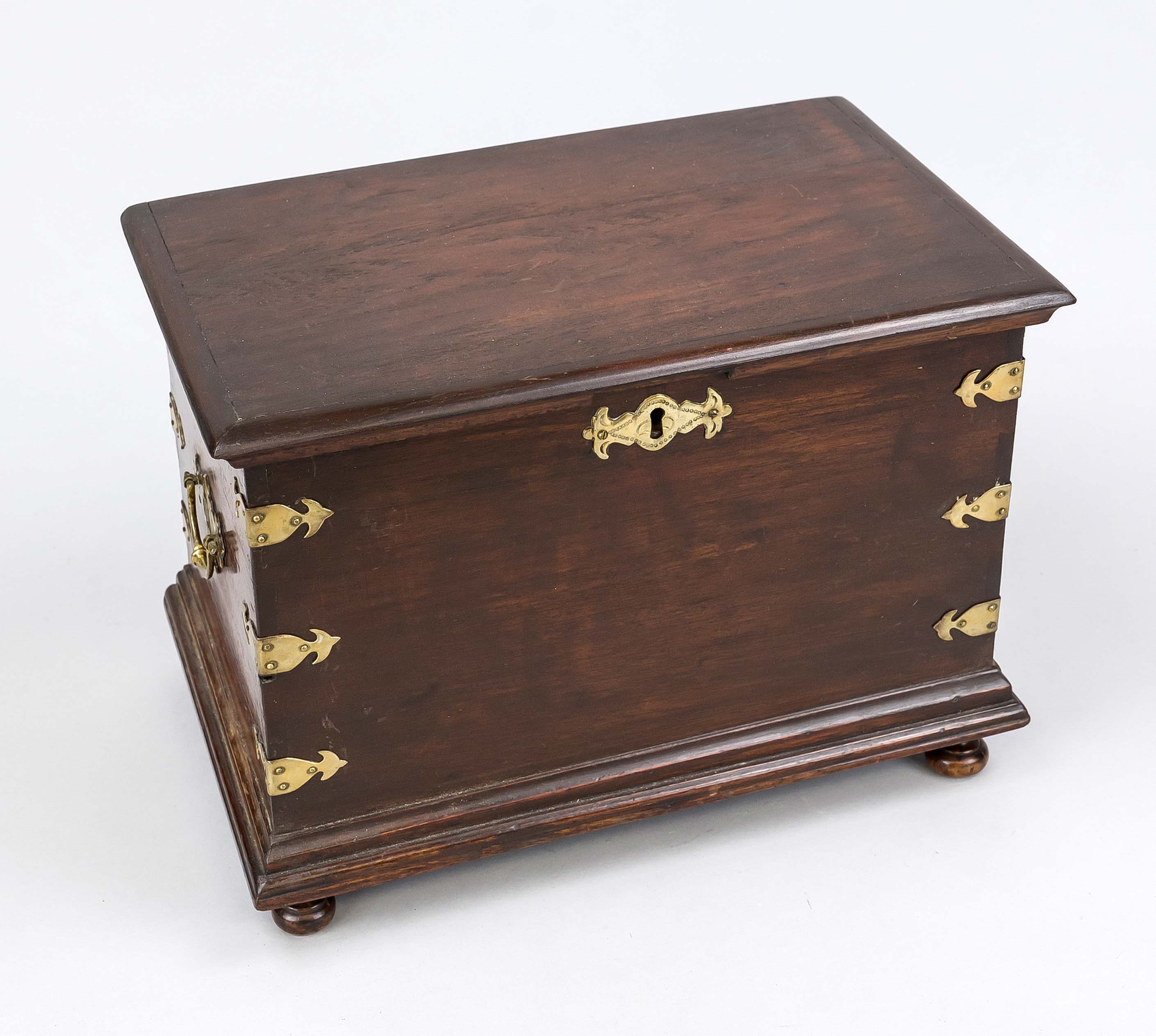 Small chest, 18th/19th century, rectangular body made of finely grained hardwood with decorative