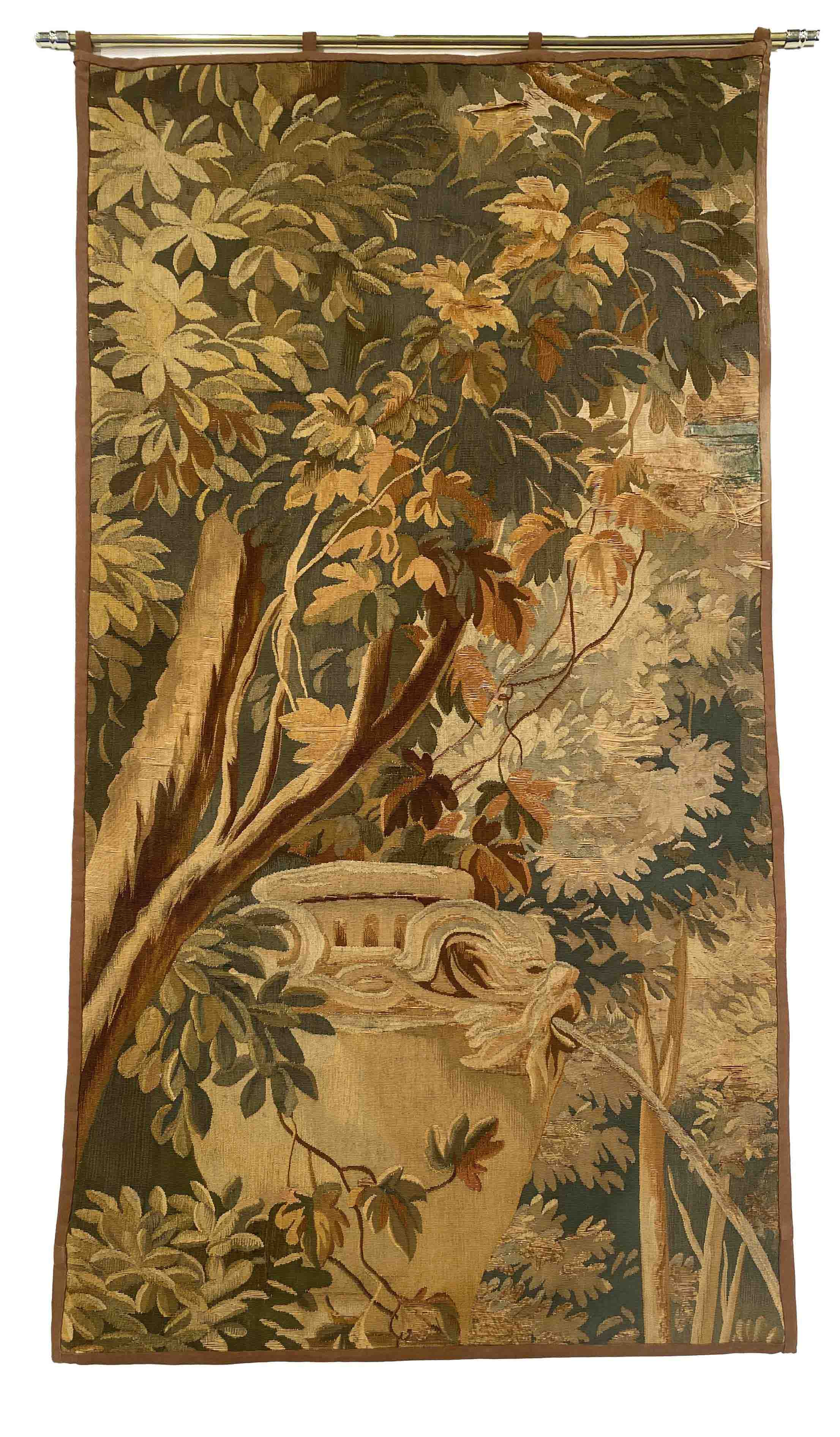 Tapestry fragment. Heavily worn in some areas, 130 x 67 cm - The carpet can only be viewed and