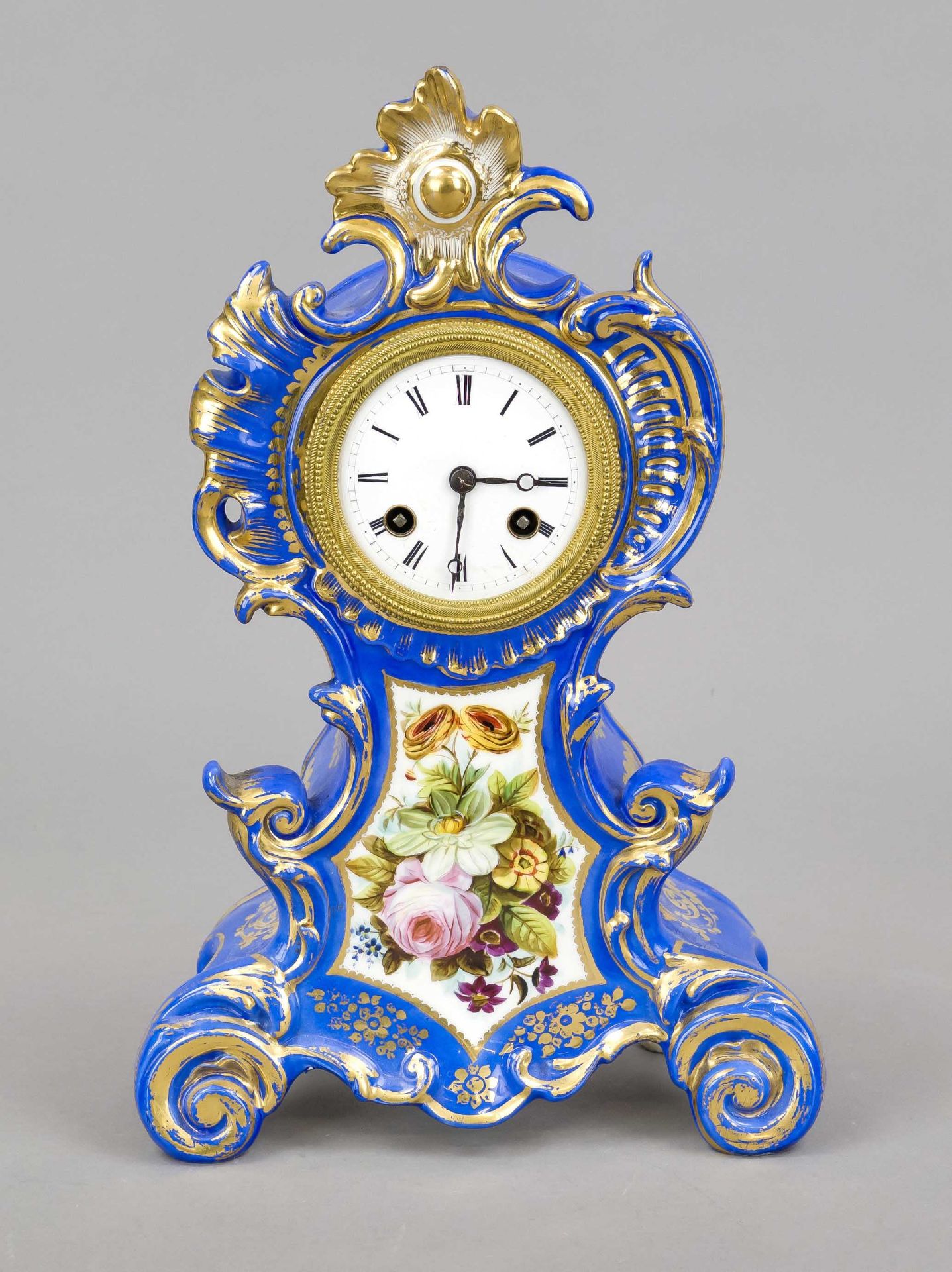 Historicism clock, France, 1st half 19th century, curved table clock on four volute feet, polychrome