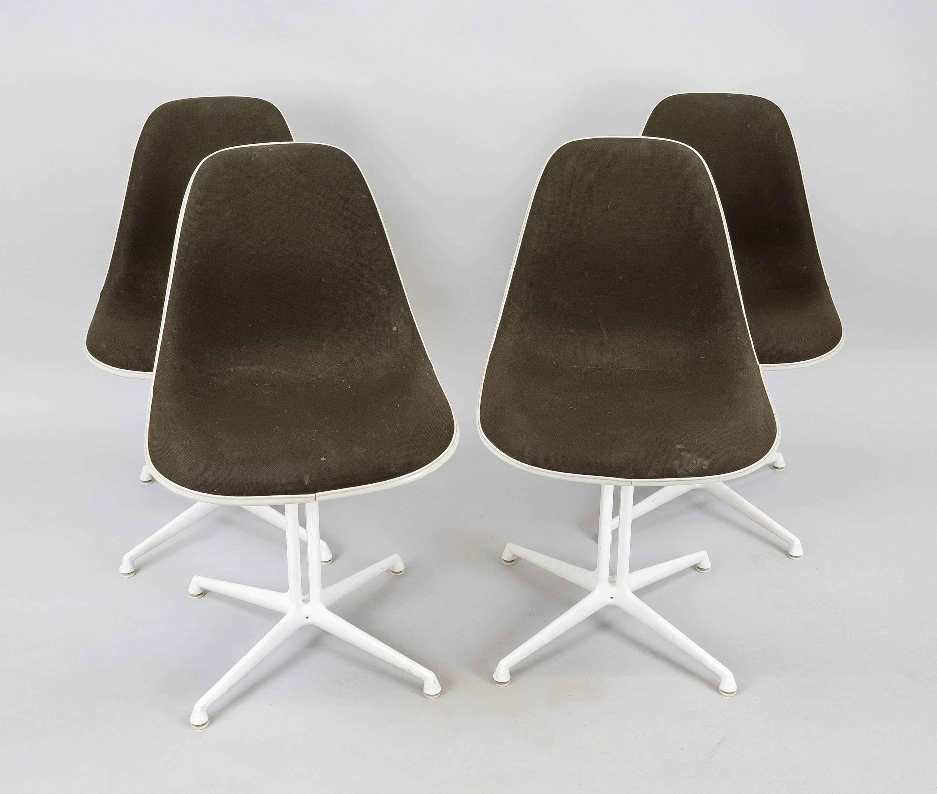 4 Charles Eames DSR chairs on La Fond frame, Hermann Miller Collection, Vitra version, fiberglass