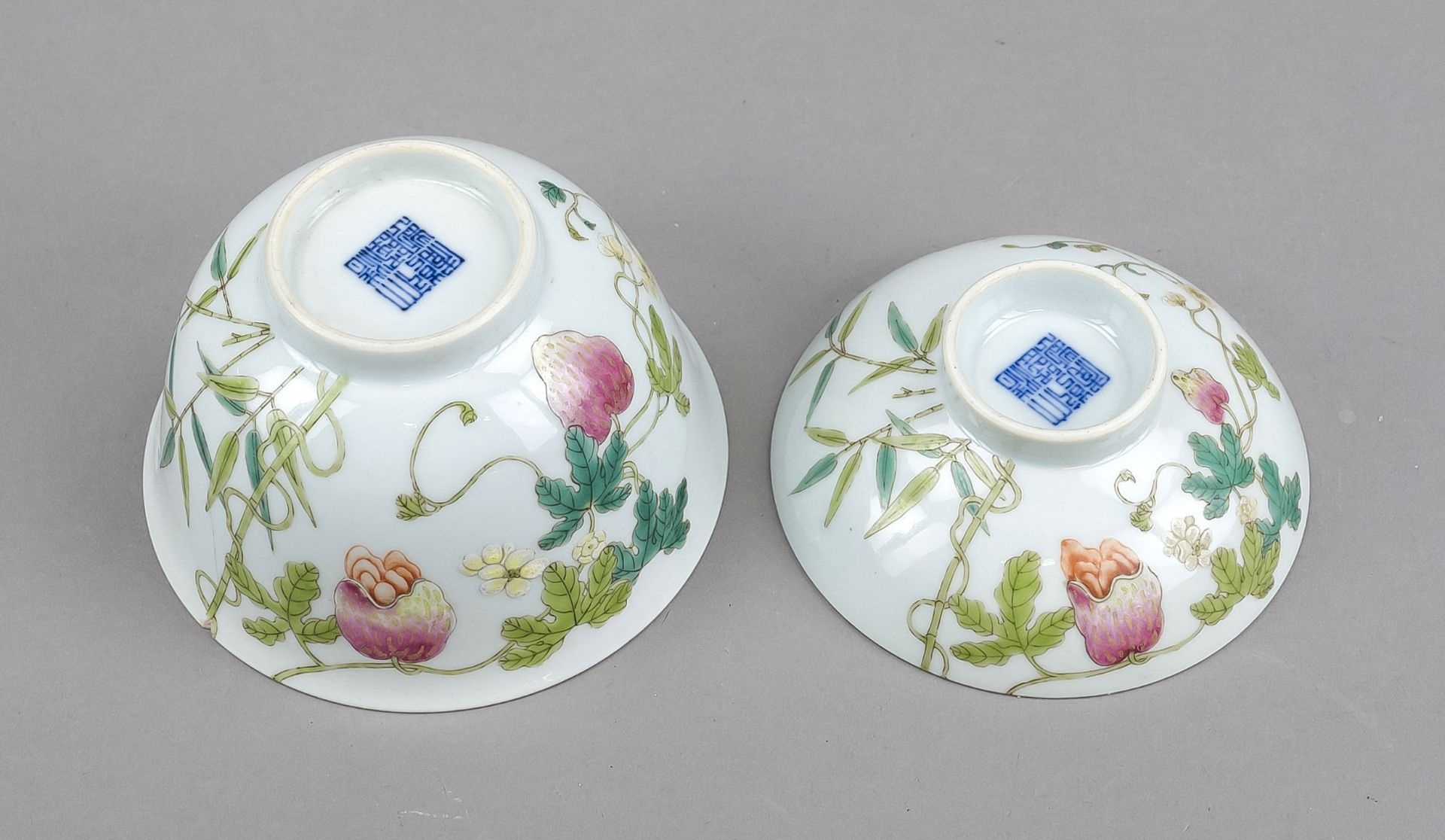 Famille Rose lidded bowl, China 19th/20th century, the outer wall and top of the lid decorated - Image 2 of 2