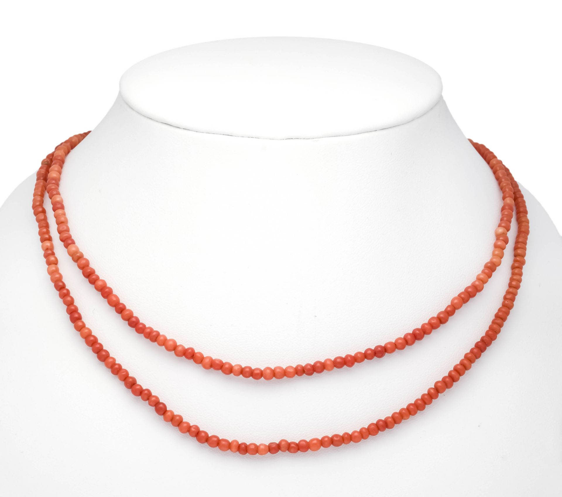 Endless coral necklace made of coral beads 3.5 mm in a lighter, slightly orange-tinged red, l. 130