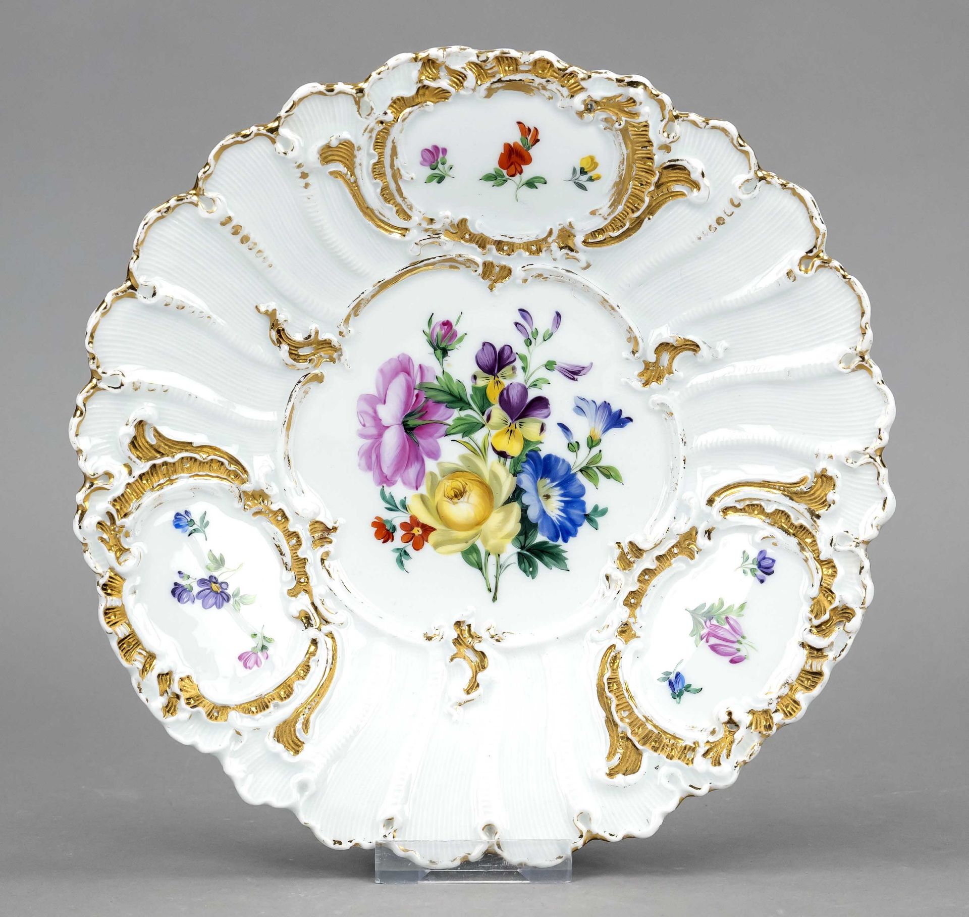 A ceremonial plate, Meissen, Knaufschwerter 1850-1924, 1st choice, slightly hollowed form, the rim