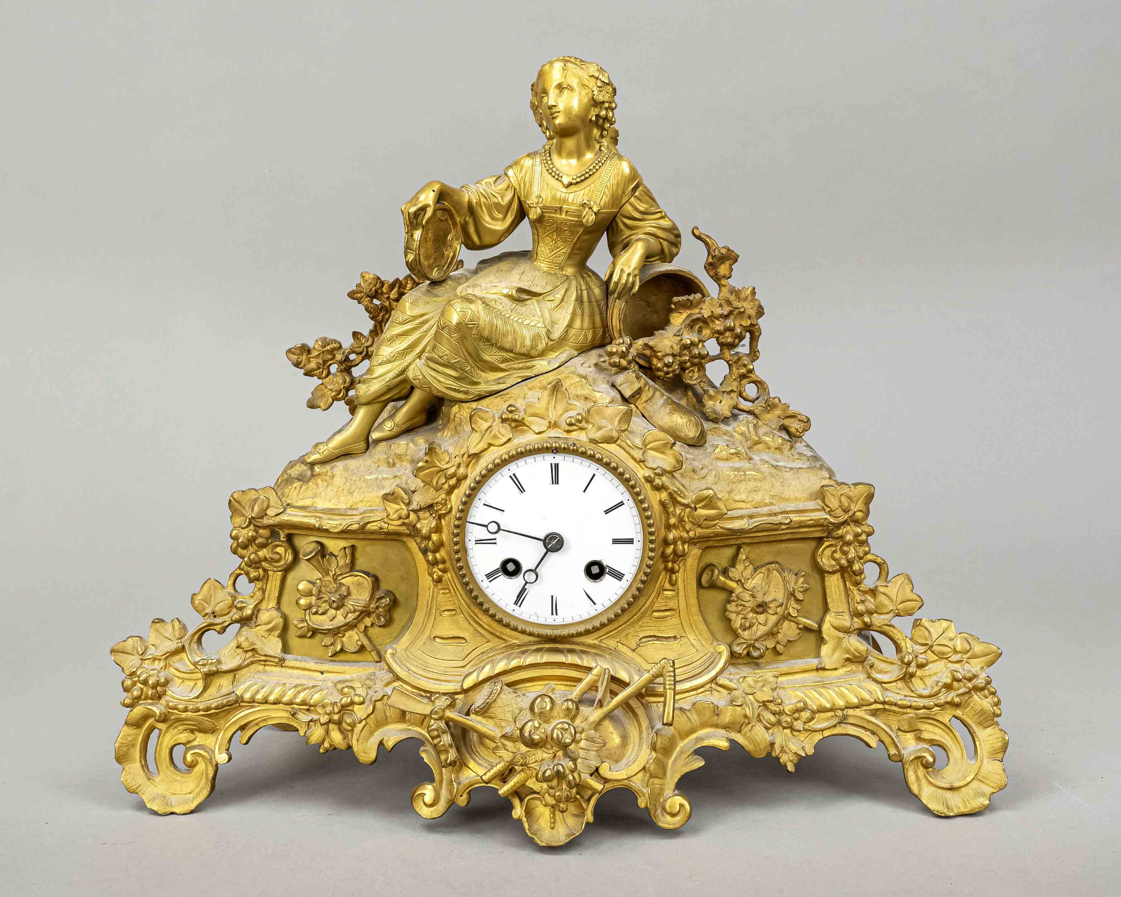 french. Figure pendulum, fire-gilt bronze, 2nd half 19th century, young woman sitting with