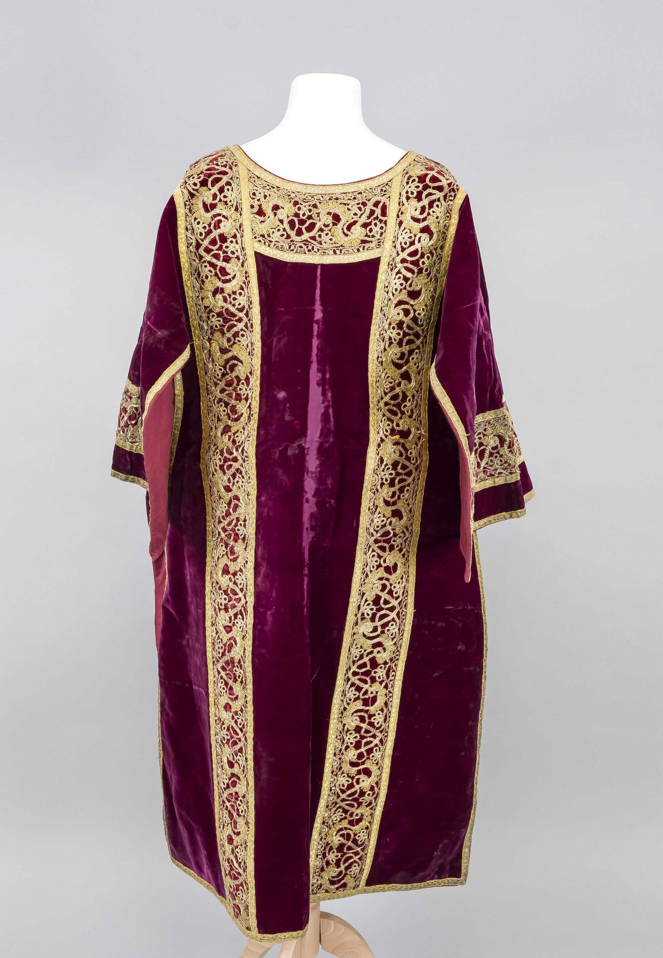 Lithurgical vestment for the Roman Catholic rite (chasuble), probably 19th century, dark wine-red - Image 2 of 2