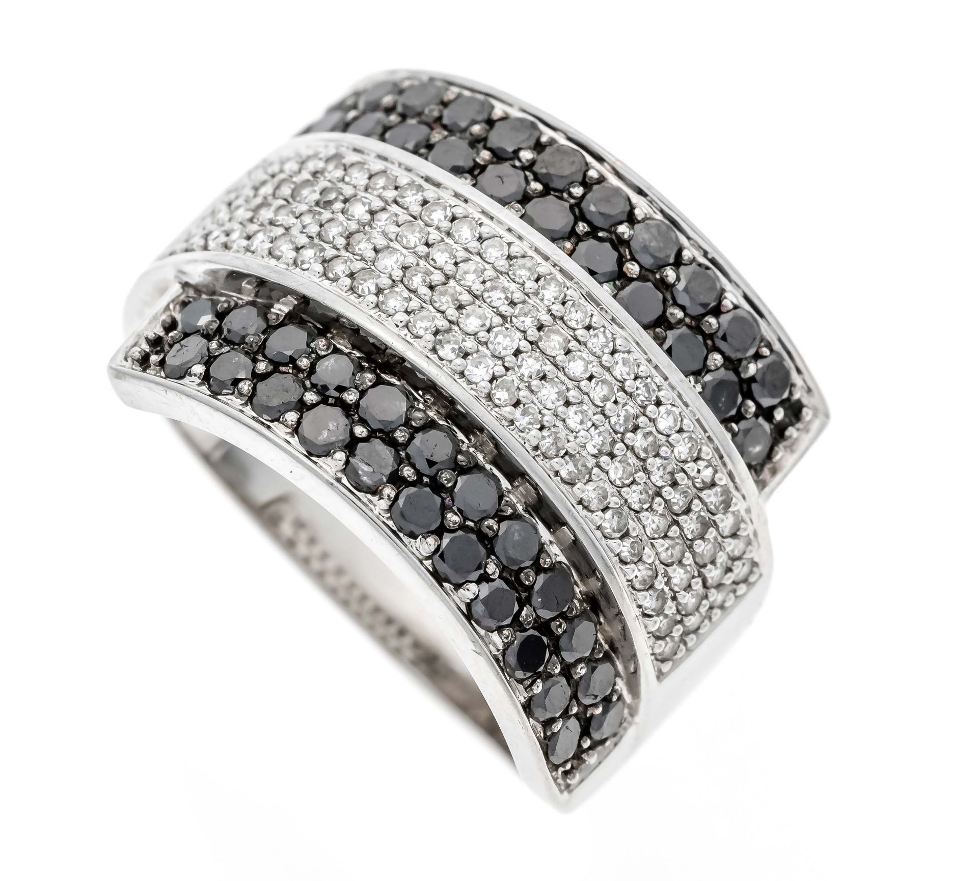 Diamond ring WG 750/000 with 96 octagonal diamonds, total 0.48 ct W/VS-SI and 46 diamonds, total 0.