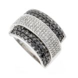 Diamond ring WG 750/000 with 96 octagonal diamonds, total 0.48 ct W/VS-SI and 46 diamonds, total 0.