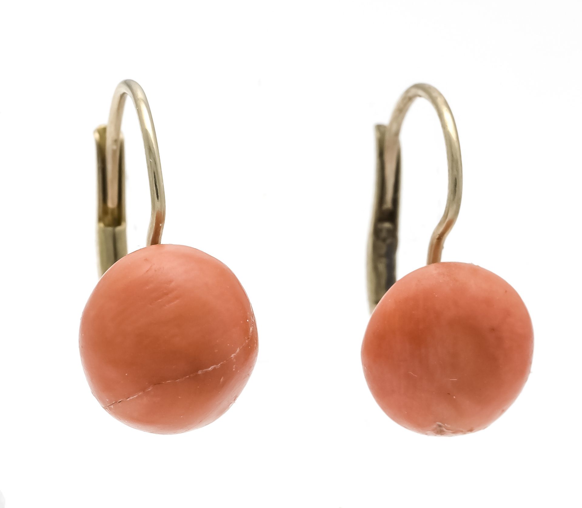 Coral earrings GG 333/000 with 2 round coral boutons 8 mm in salmon pink, one bouton with glued