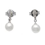 Akoya ear studs WG 585/000, each with an Akoya cultured pearl 6 mm and 8 octagonal diamonds, total