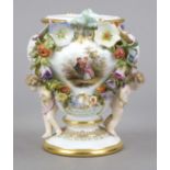 Small potpourri vase with cupids, Meissen, Knauff Schwerter, mark 1850-1924, 1st choice, designed by