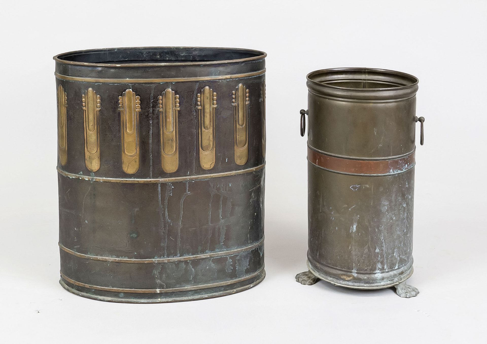 2 umbrella stands, early 20th century, brass/copper. 1 x cylindrical on 3 paw feet, ring handles (h.