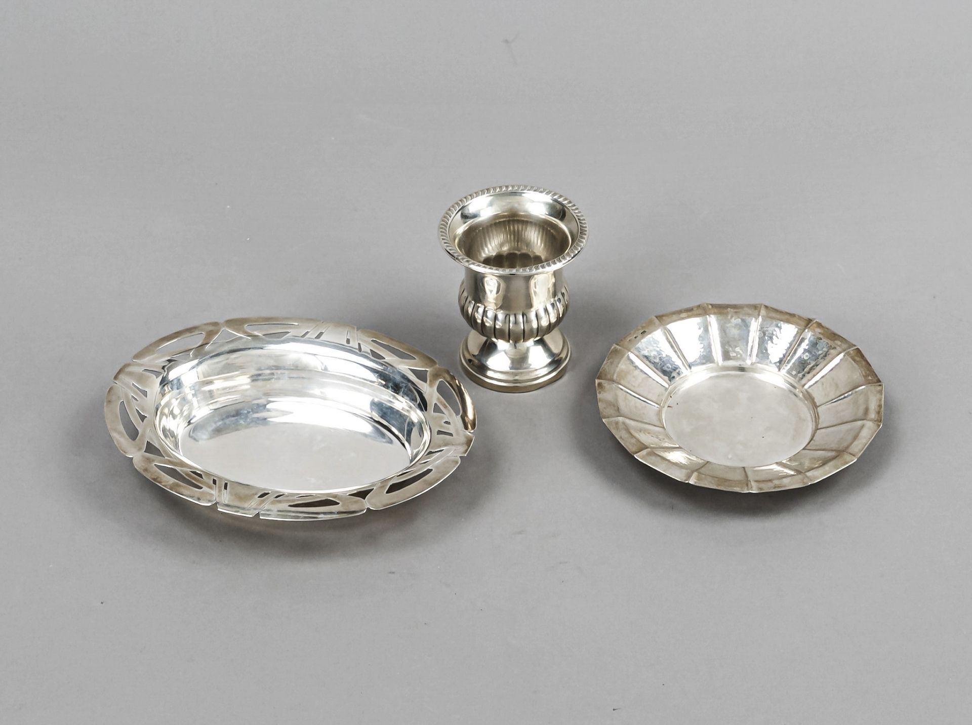 Mixed lot of three pieces, 20th century, various makers, silver, various finenesses, small bowl,