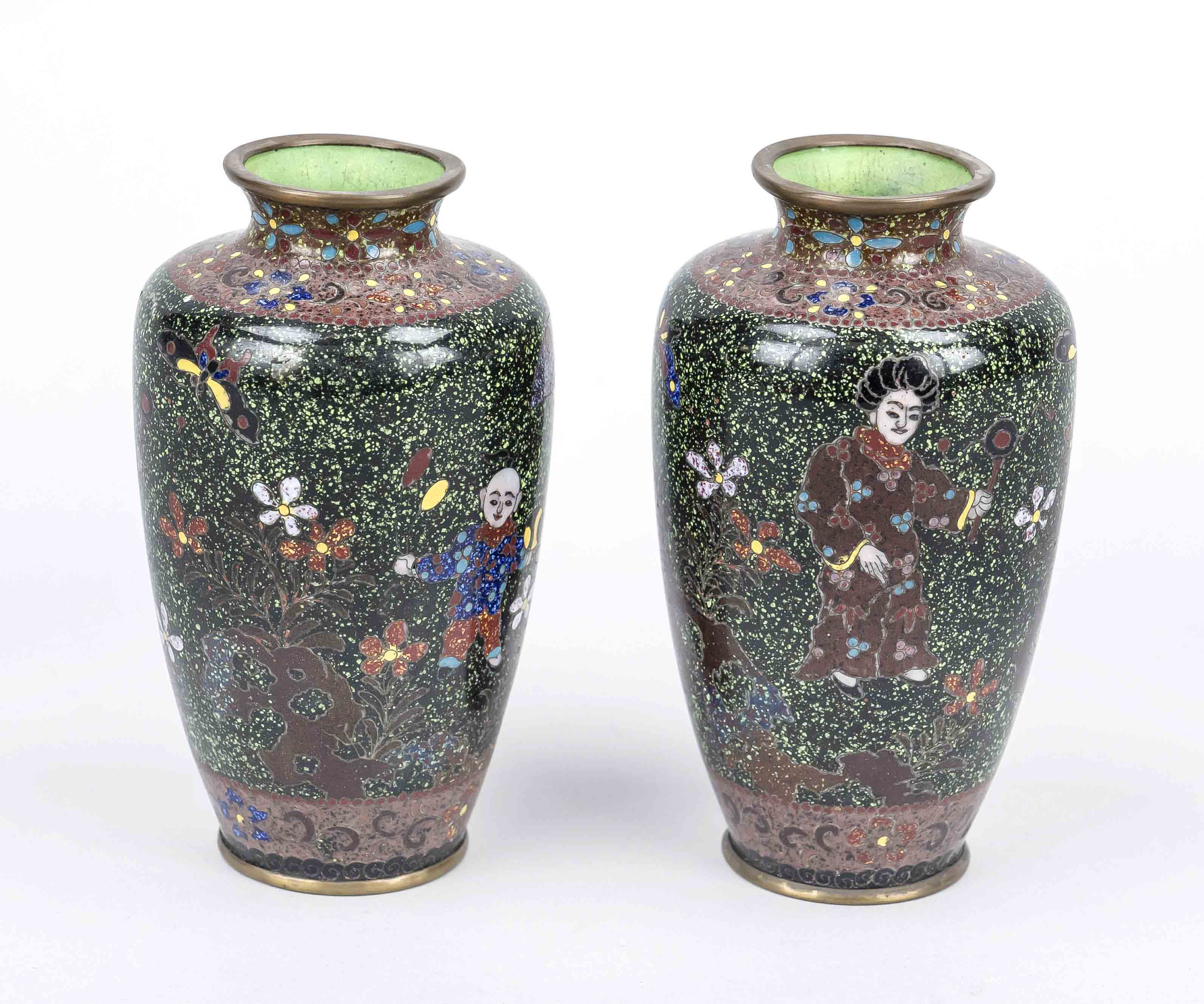 A pair of cloisonné vases, Japan, c. 1900 (Meiji). rubbed and slightly chipped, h. 12 cm