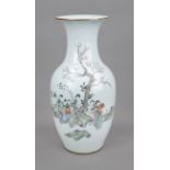 Famille Rose Balustervase, Chin