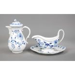 Coffee pot and saucière, Meissen, 1x Knaufschwerter 1850-1924, 1x mark after 1934, 2nd choice, shape