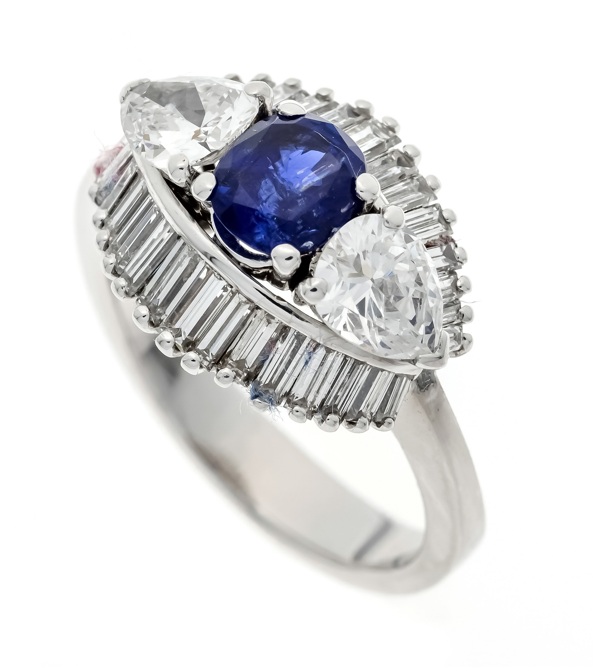 Sapphire-brilliant ring WG 750/000 with an excellent oval faceted sapphire 1.10 ct in an intense,