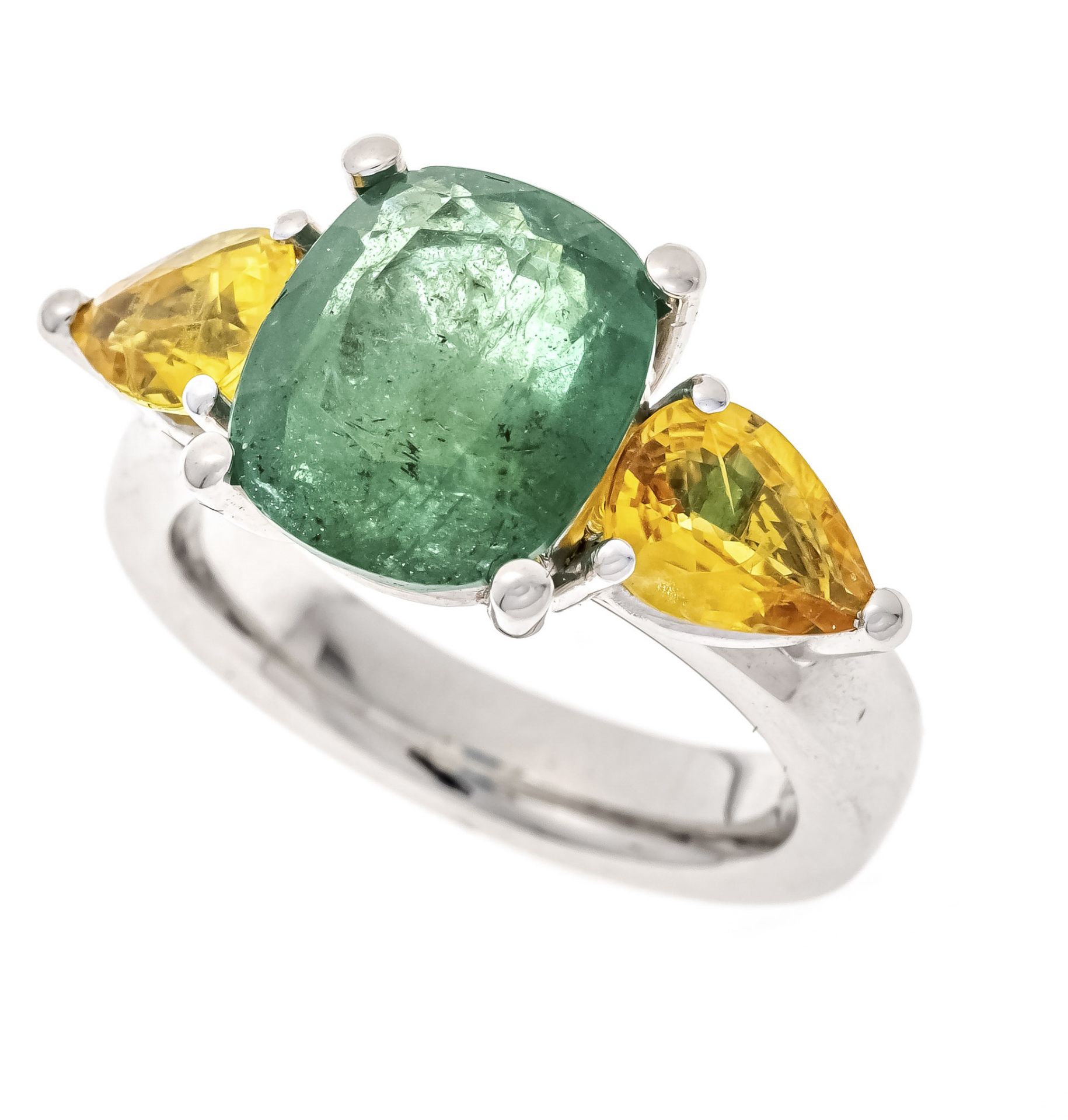 Emerald-sapphire ring WG 750/000 with a cushion-cut faceted emerald 4.1 ct green, translucent, 11.15