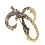 Filigree letter brooch GG 750/000 in the shape of a finely chased letter 'J', l. 31 mm, 1.9 g,