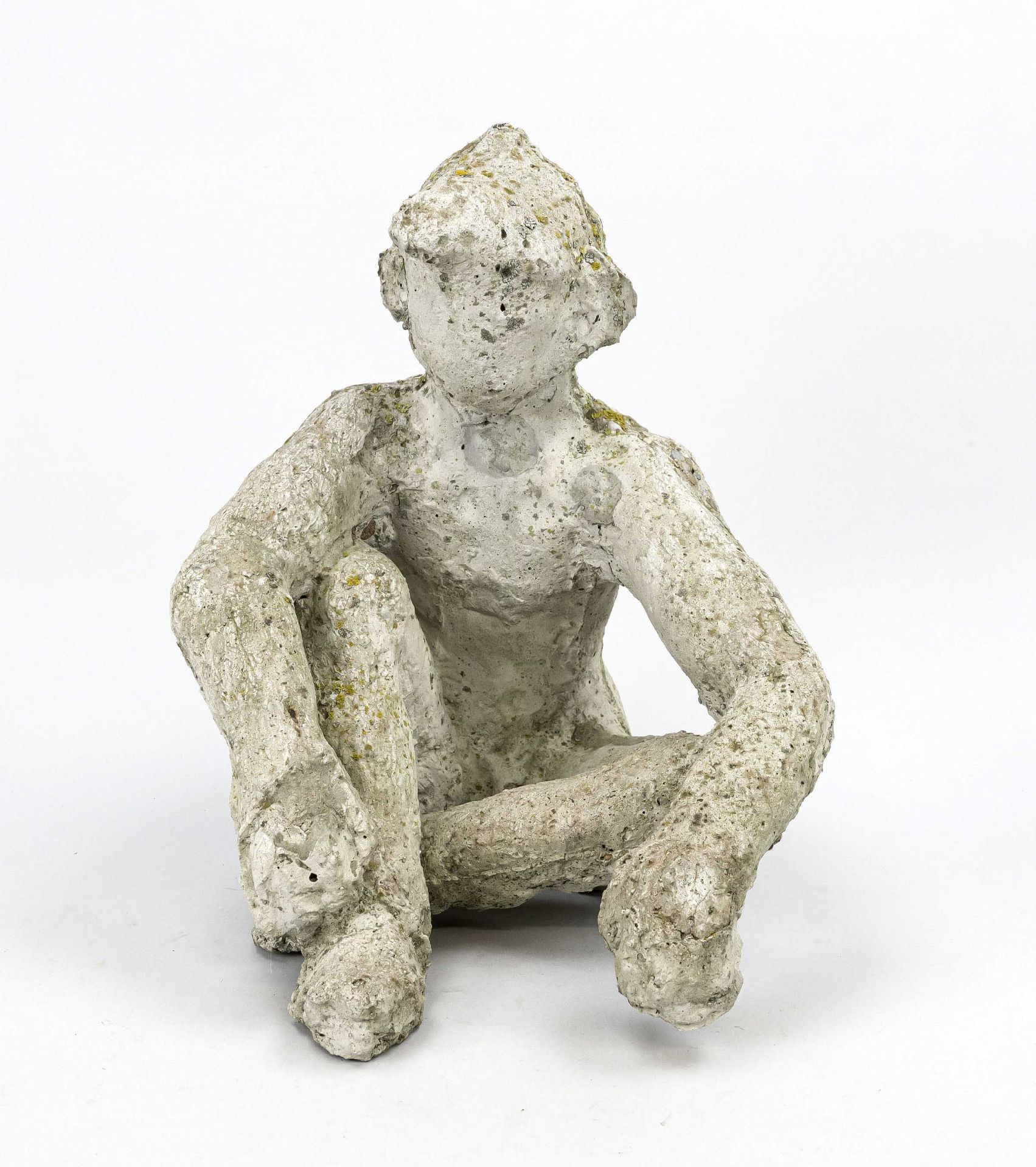 Johannes Brus (*1942), seated sculptor, 2012, concrete cast, h. 37 cm