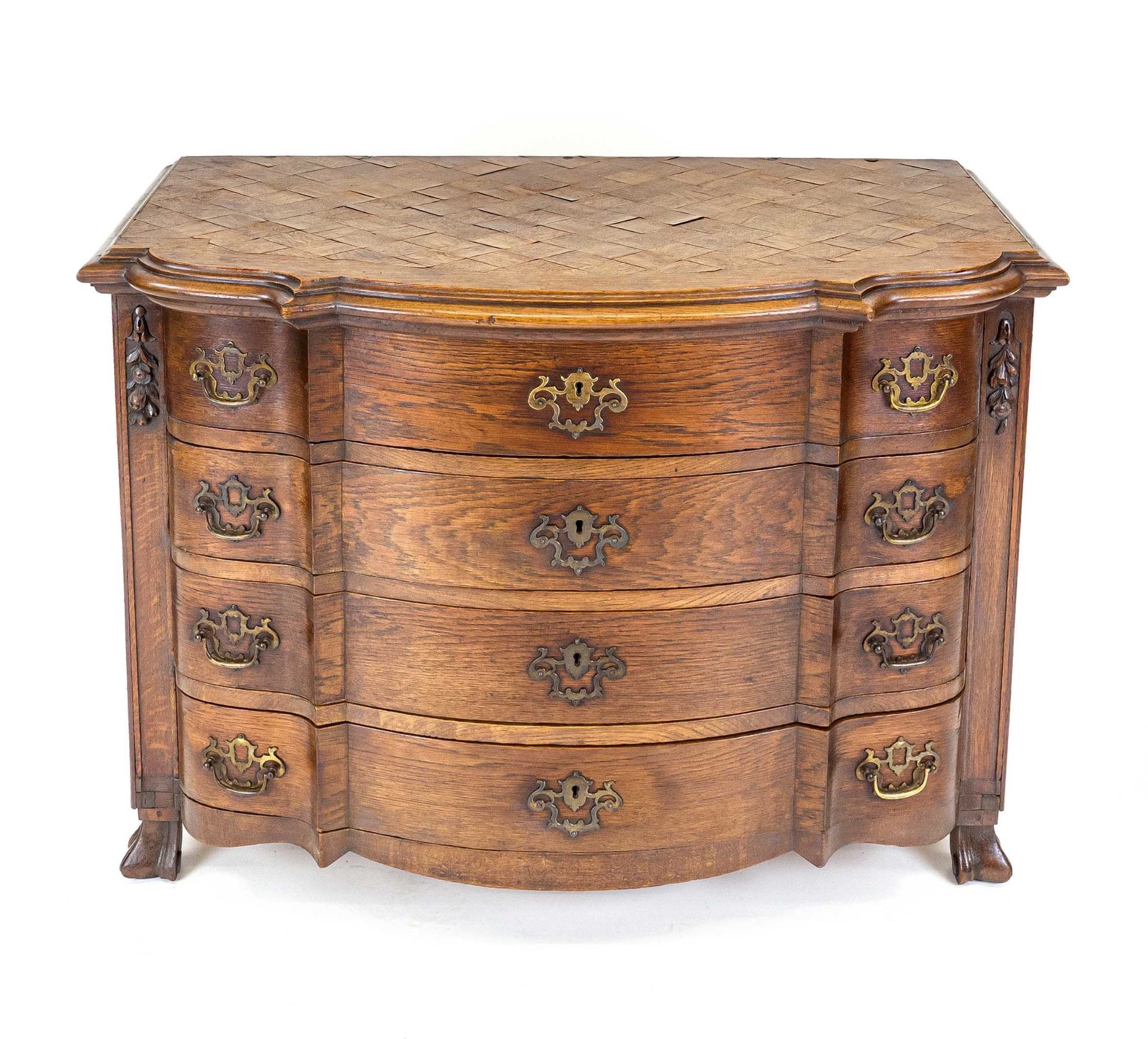 Baroque-style chest of drawers, 19th century, oak, top with chequerboard marquetry, four bulging