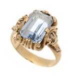 Synth. spinel ring GG 585/000 with a scissor-cut faceted synth. spinel 11.3 x 7.6 mm, stone is