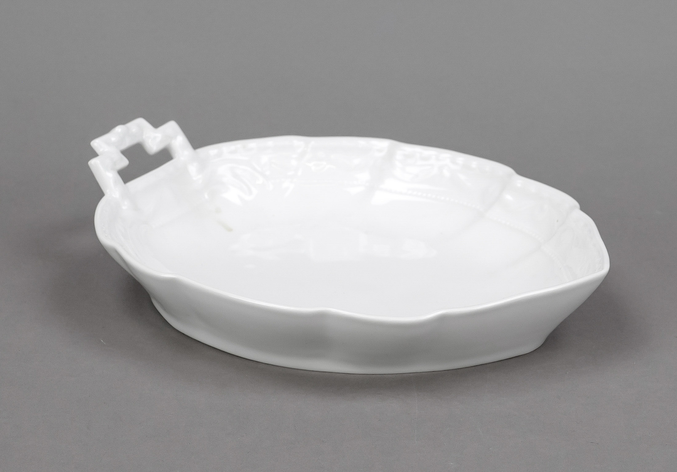 Leaf bowl, KPM Berlin, mark 1962-1992, 1st choice, Kurland shape, designed for the last Duke of - Image 2 of 2