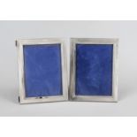 A pair of rectangular photo stand frames, Italy, 2nd half 20th century, silver 800/000, smooth form,