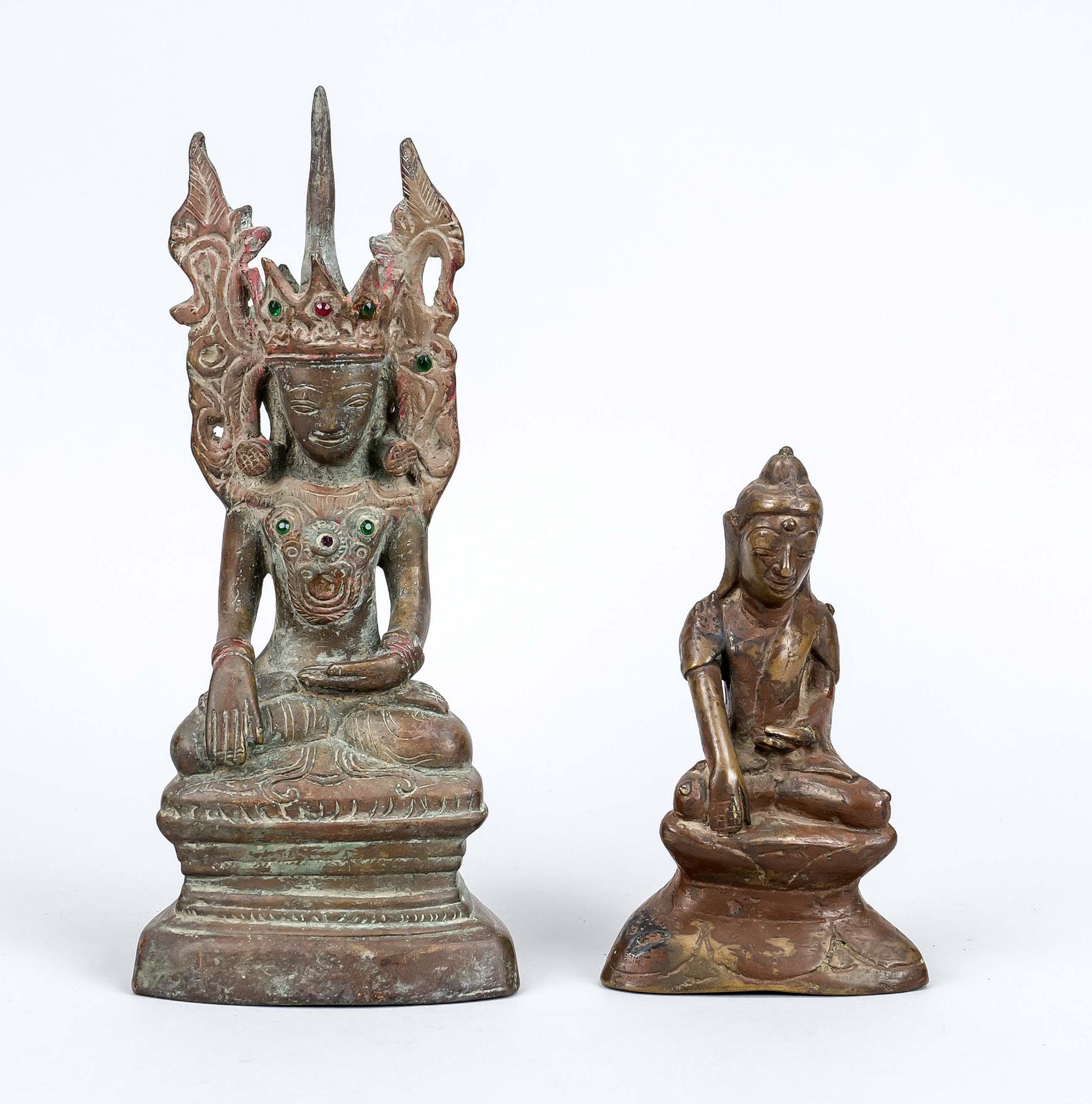 2 Buddhas, Southeast Asia, 19th/20th century, bronze. The larger with glass stone trimming, h. 15