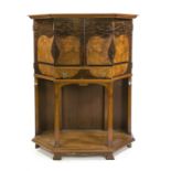 Art-Nouveau Zierschrank, Frankr