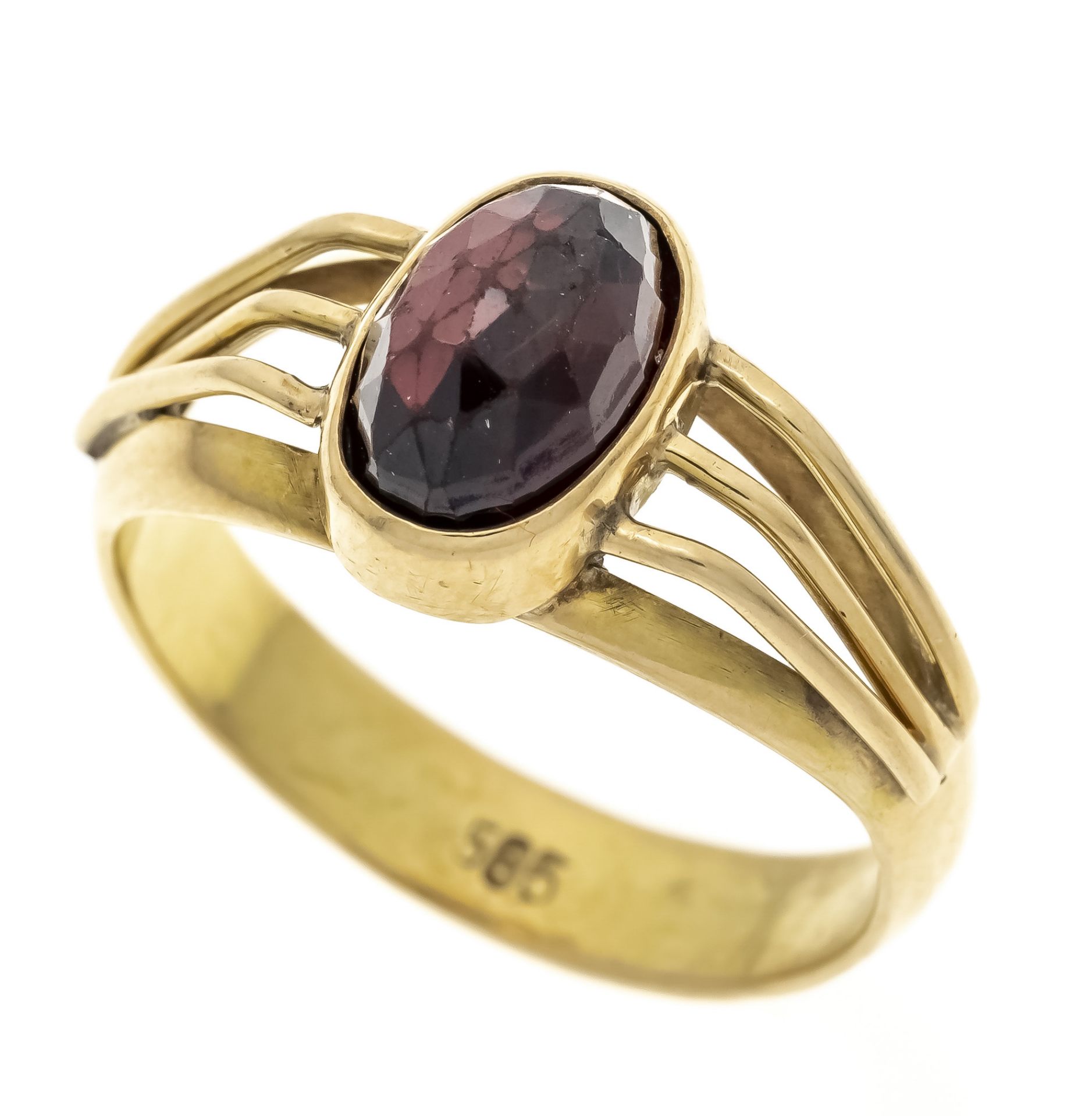 Garnet ring GG 585/000 with an oval faceted garnet 8.8 x 5.8 mm, RG 56, 4.7 g