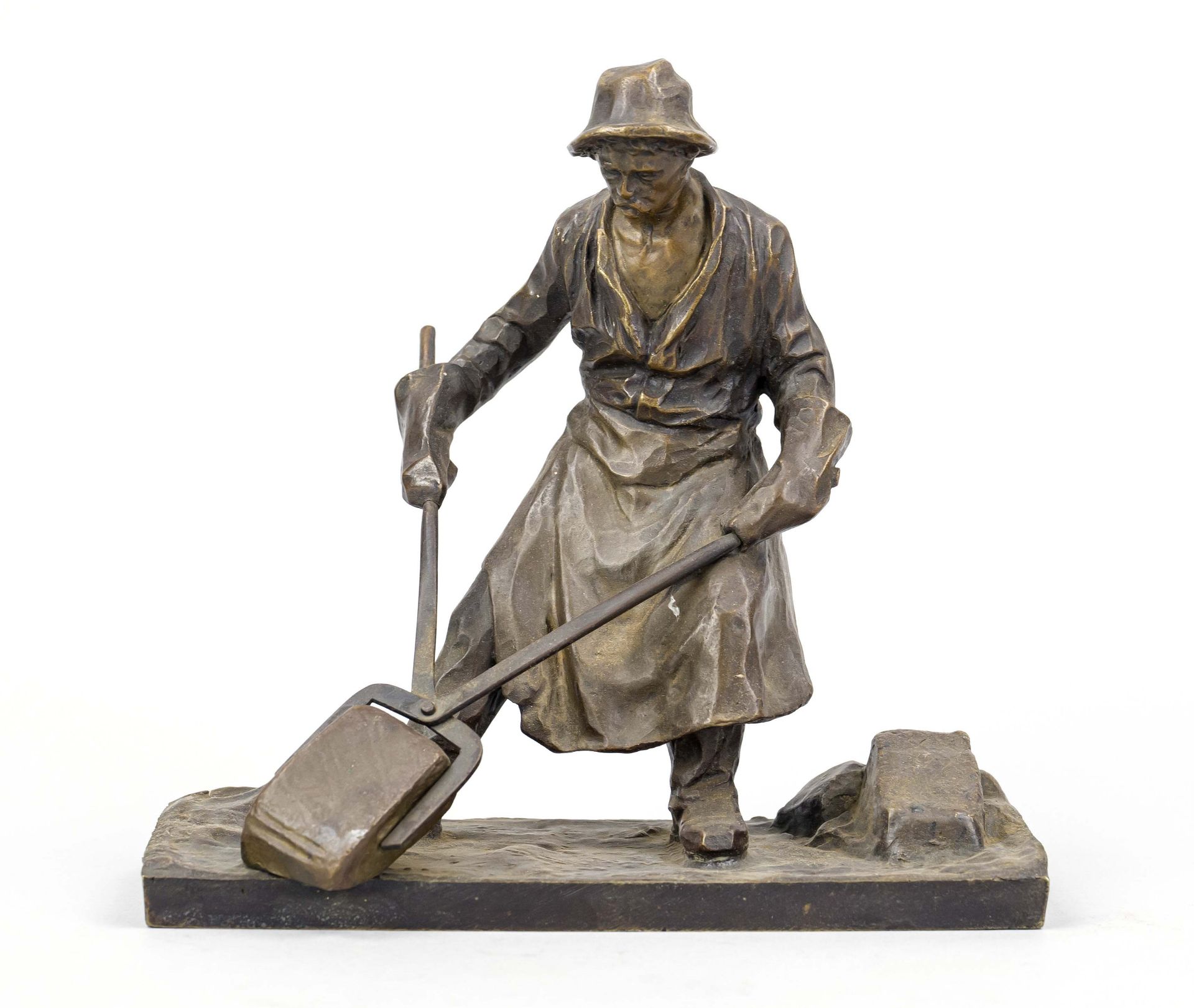 Anonymous sculptor c. 1920, steelworker, patinated bronze on terrain plinth, unsigned, h. 19 cm