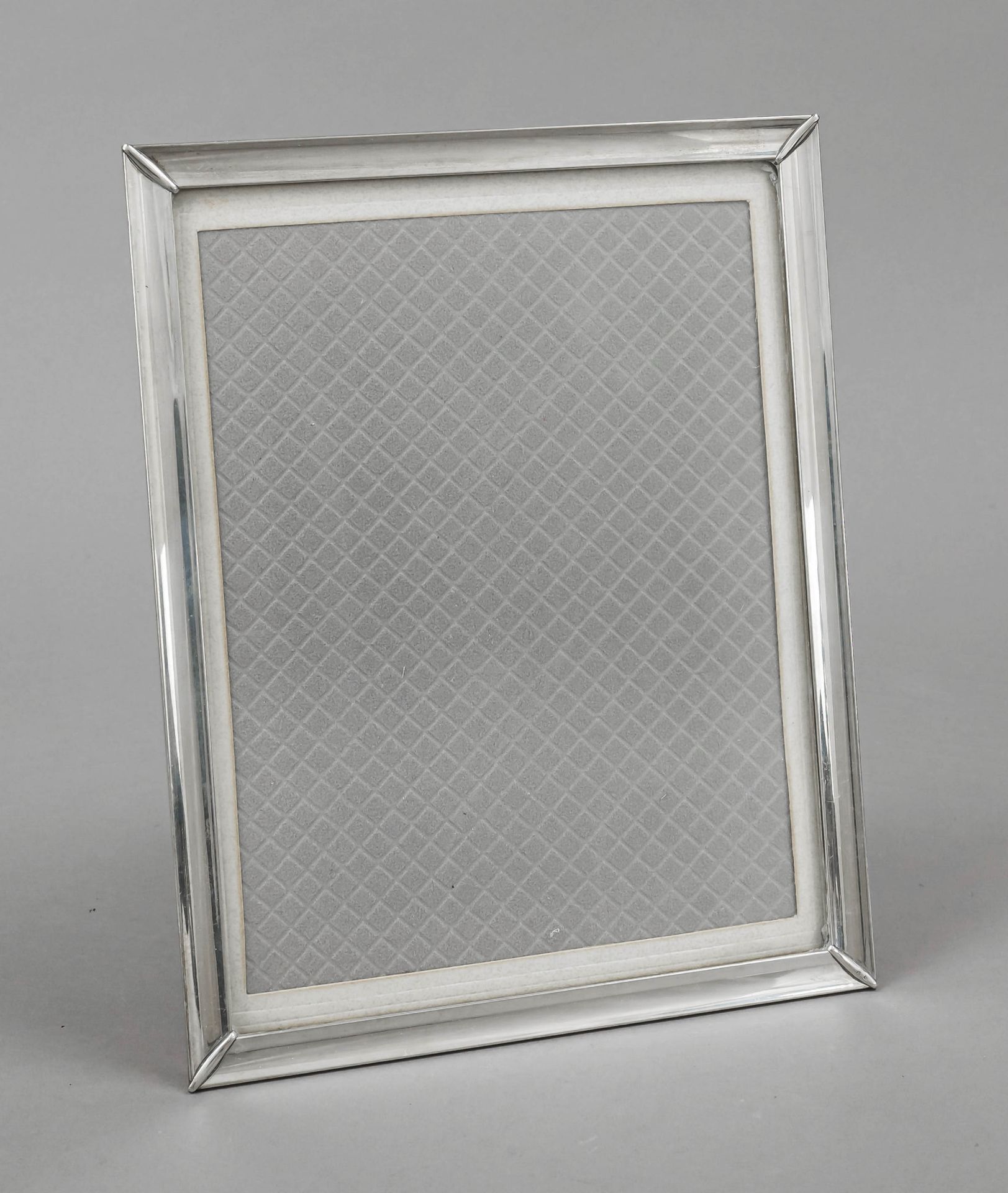 Photo stand frame, Spain, mid 20th century, silver 915/000, smooth form with accentuated corners,