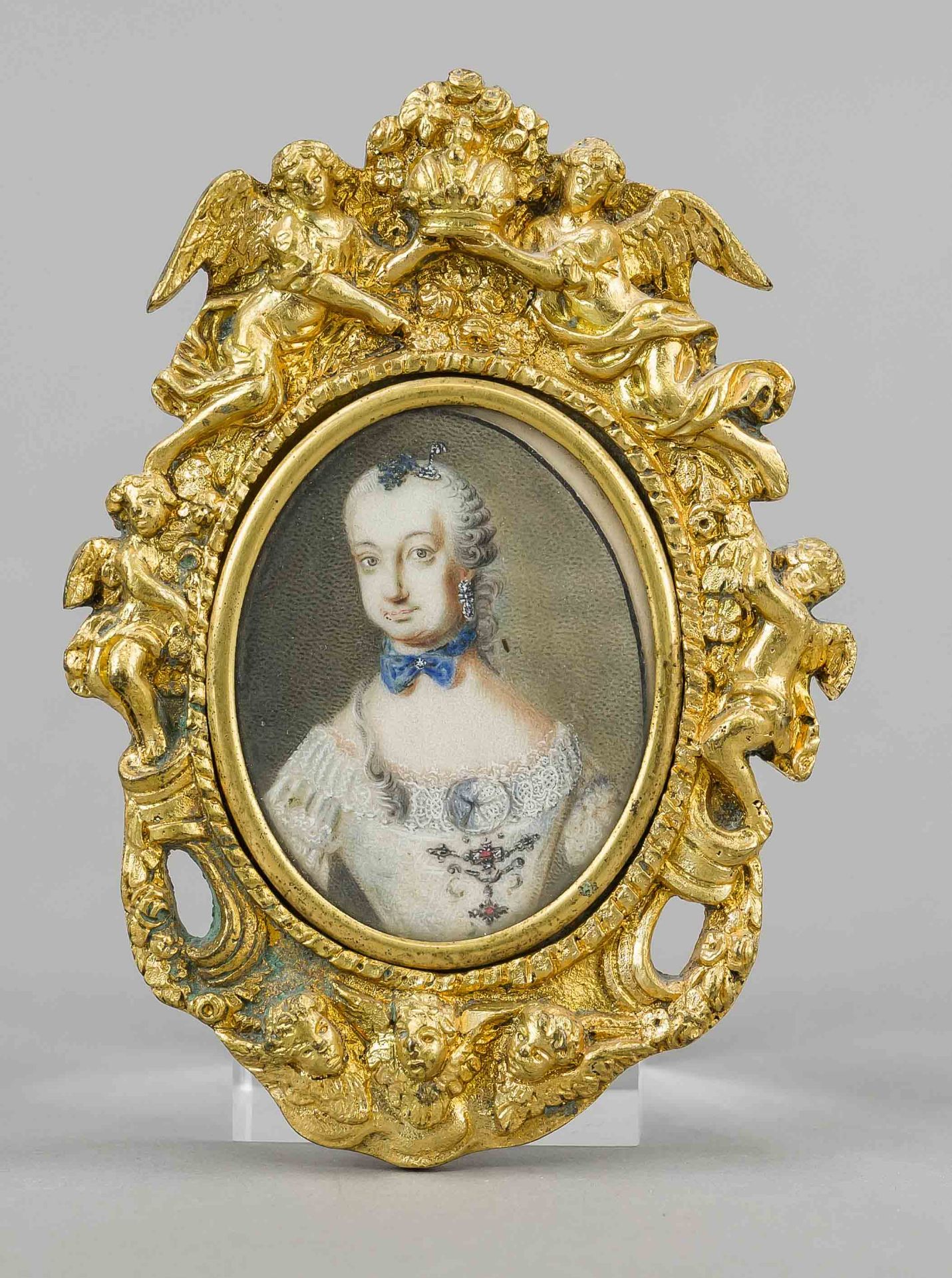 Oval miniature, 18th century, polychrome tempera painting on bone, unopened. Princess Wilhelmine