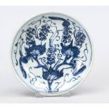 Small plate, China 17th/18th century, cobalt blue decoration with grapevines, underside with cafe au