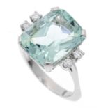 Aquamarine brilliant-cut diamond ring WG 585/000 with an excellent scissor-cut aquamarine, faceted