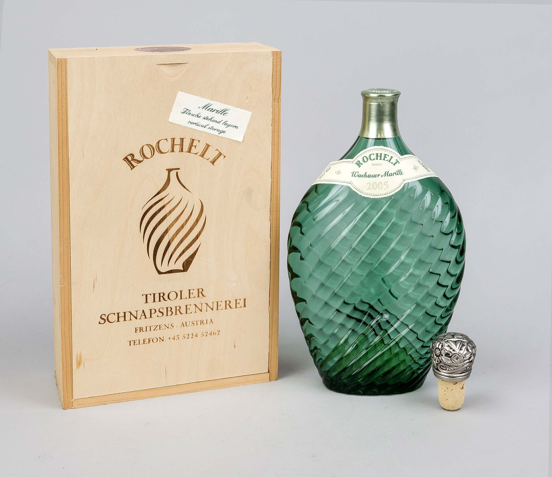 Rochelt Wachau apricot (2005), Austria (Tyrol). In elegant green bottle in original wooden transport