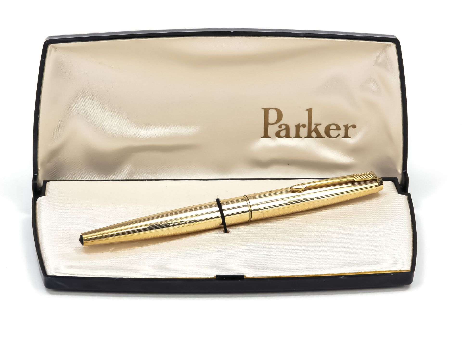 Parker converter fountain pen, 2nd half 20th century, gilded nib, gilded and black case, l. 13.8 cm,