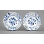 Two pierced plates, Meissen, Knaufschwerter 1850-1924, 1st choice, wicker rim, decorated with