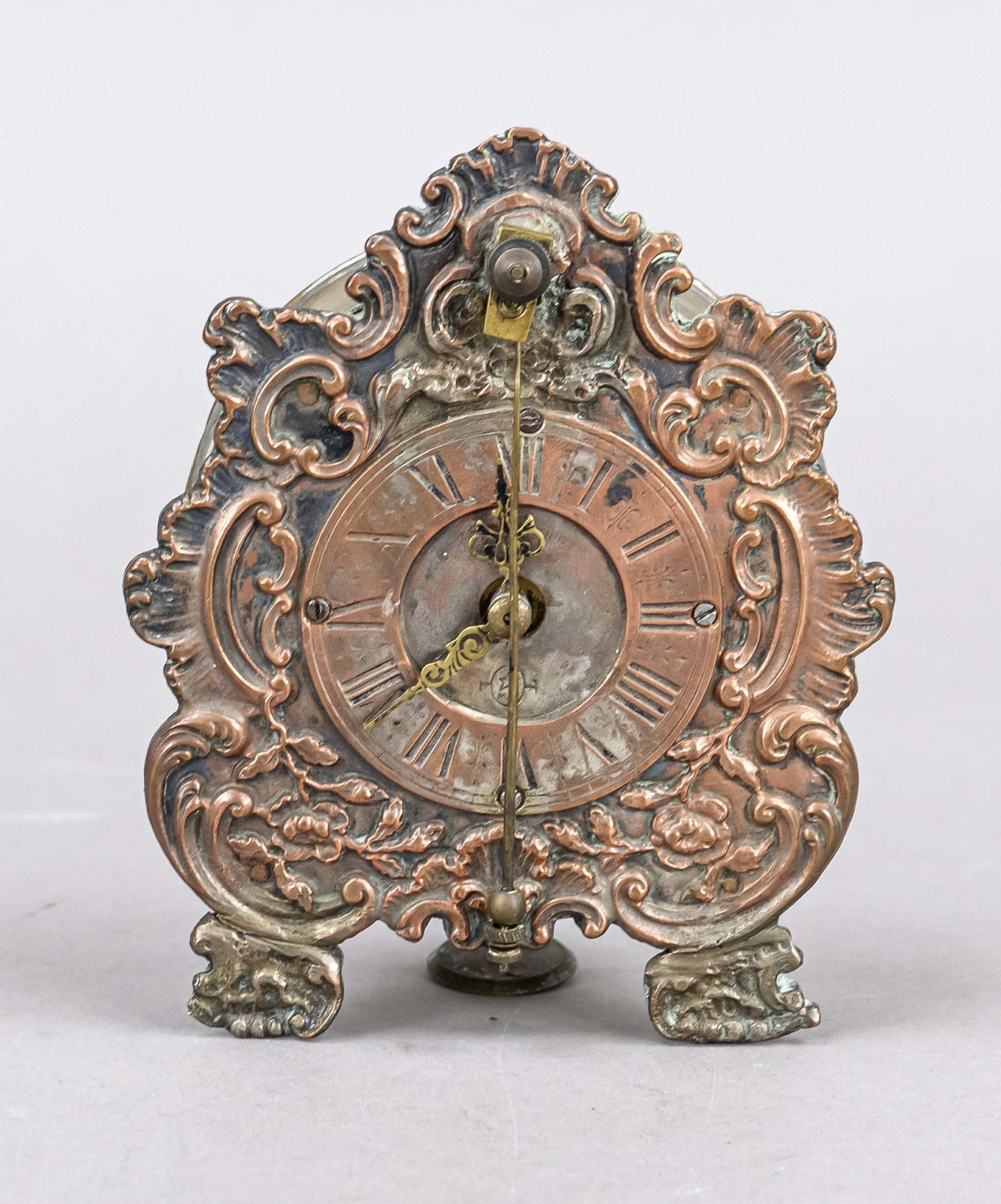 small table clock Zappler, cast copper dial with residual silvering, decorated with rocailles, roman