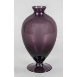 Vase, 20th century, Ferdinand von Poschinger, Frauenau, round disk stand, ovoid body with narrow