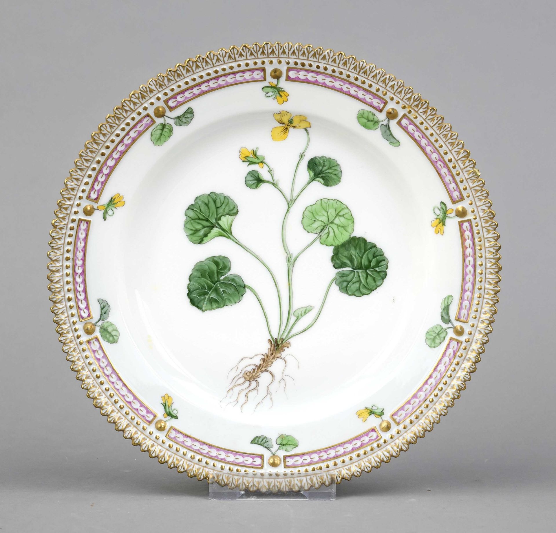 Small plate, Royal Copenhagen, mark 1948, 2nd choice, from the Flora Danica service, designed by