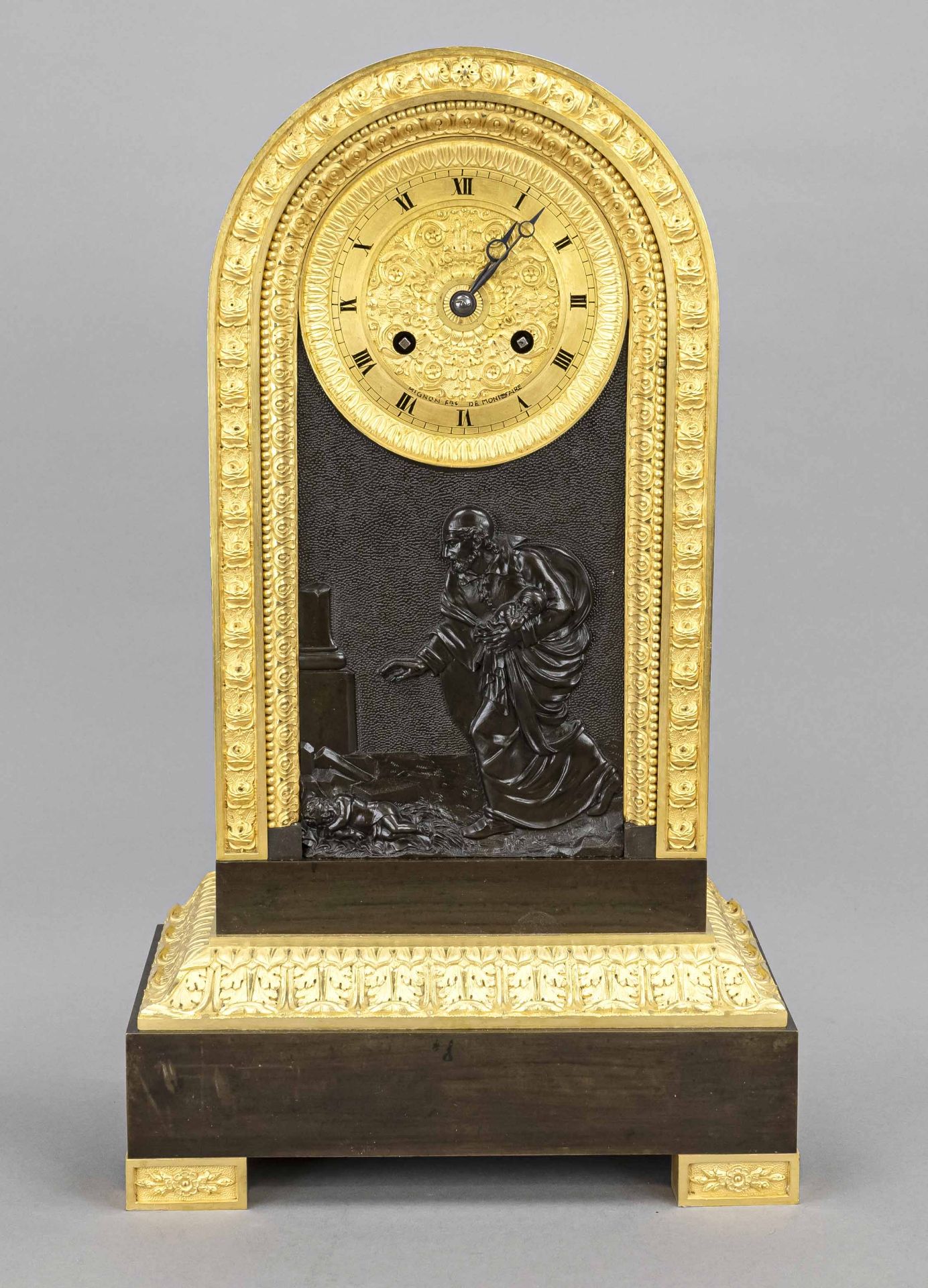 Borné pendulum, bronze and fire-gilt, inscribed on the dial Mignon F.rs. DE Monistaire, decorated