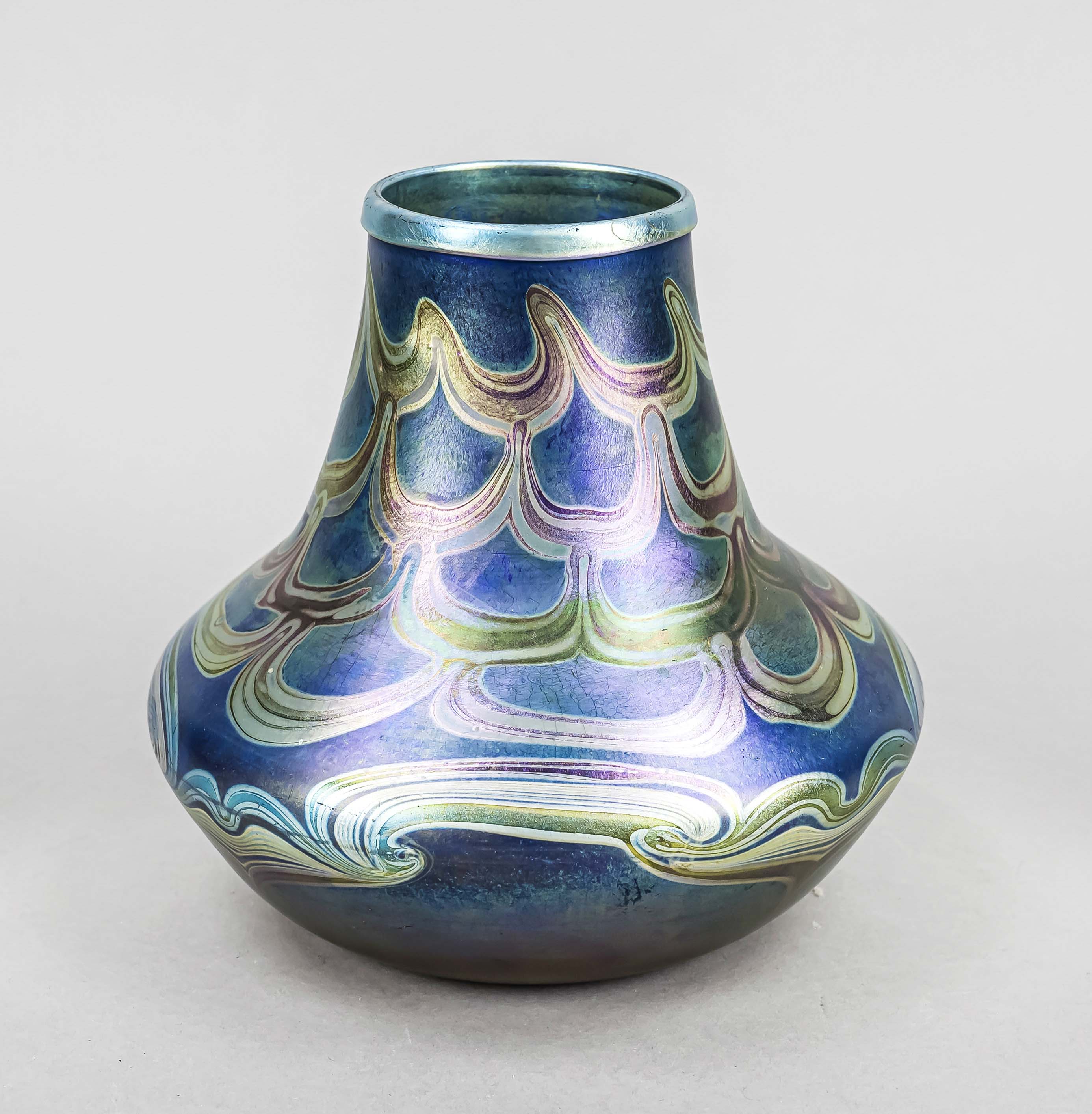 Vase, USA, c. 1900, Tiffany & Co, New York, Louis Comfort Tiffany (1848-1933), round base, bulbous