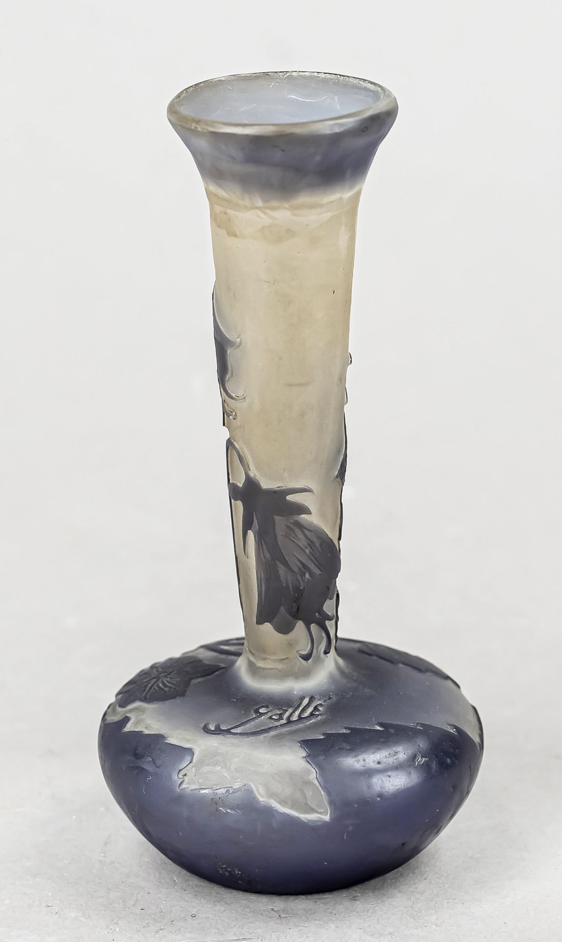 Vase, France, c. 1900, Emile Gallé, Nancy, round base, pressed bulbous body, slender neck with - Image 2 of 2