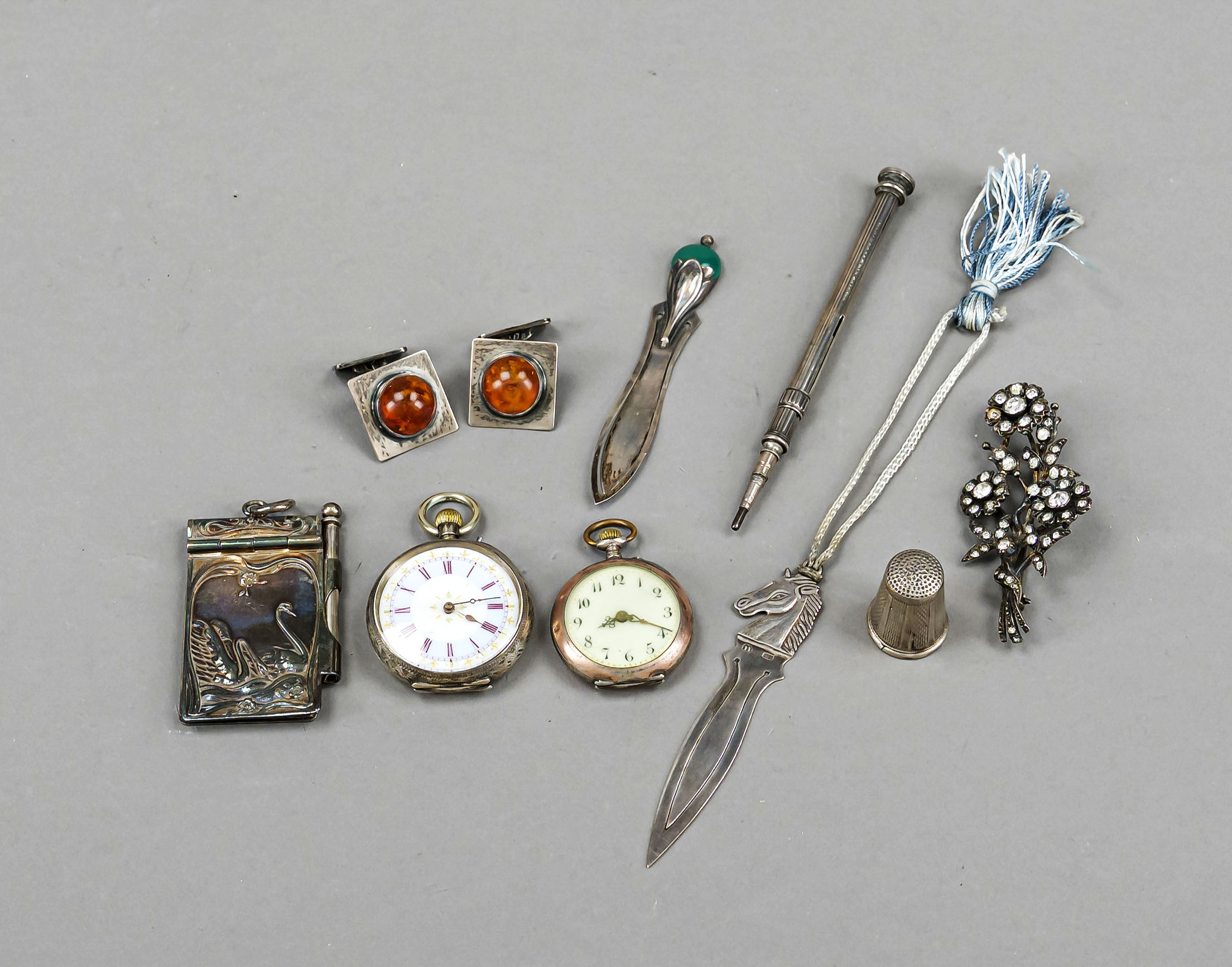 Mixed lot of ten small items, 20th century, silver of various fineness and plated, 2 small pocket