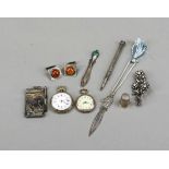 Mixed lot of ten small items, 20th century, silver of various fineness and plated, 2 small pocket