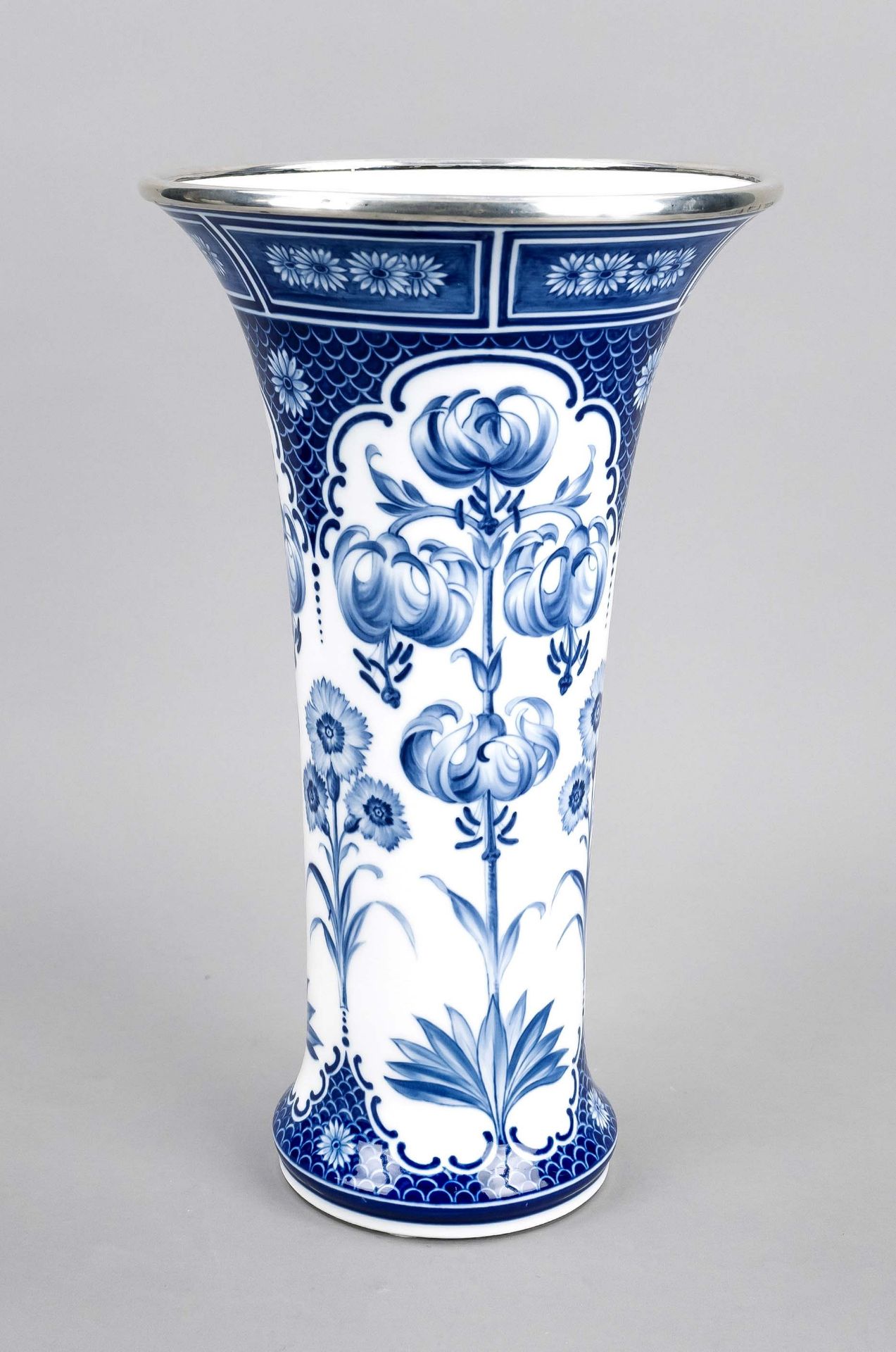 A large stick vase, Meissen, mark after 1934, 1st choice, trumpet-shaped body with a wide flaring