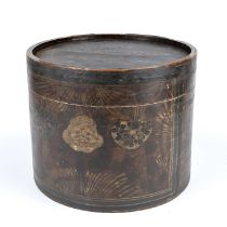 Spahn box/hat box, 18th/19th century, cylindrical form with lid, polychrome painted, rubbed, h. 32/